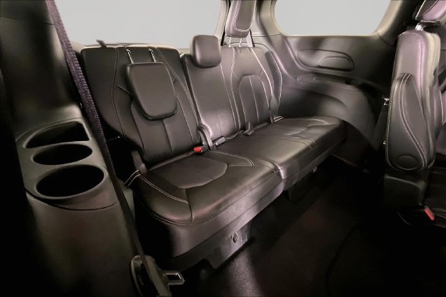 Used 2026 Chrysler Pacifica Select FWD image 22