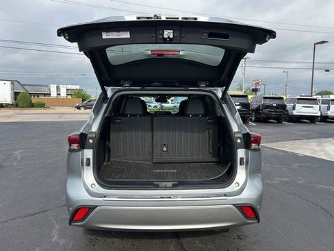 Used 2020 Toyota Highlander Platinum image 9
