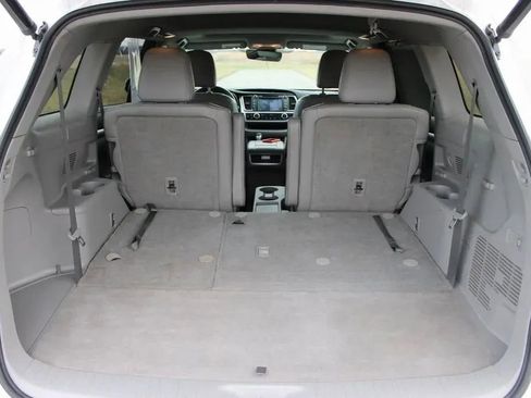 Used 2019 Toyota Highlander Limited image 34