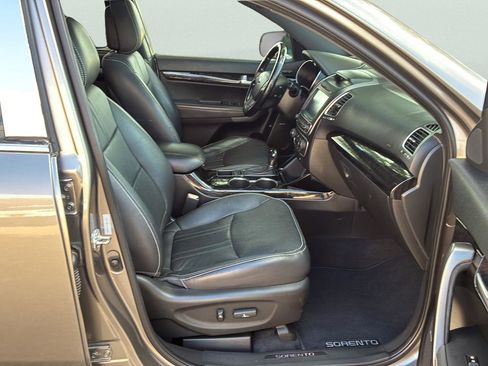 Used 2014 Kia Sorento SX w/ 3rd Row Package image 15