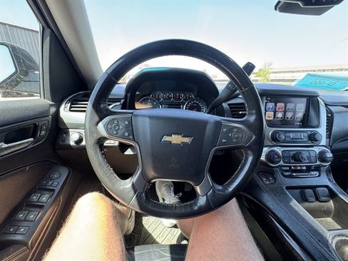 Used 2018 Chevrolet Suburban LT w/ LT Signature Package AWD/4WD image 10