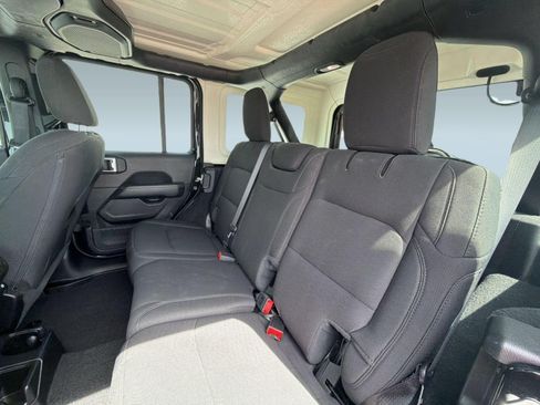 Used 2020 Jeep Wrangler Unlimited Sahara AWD/4WD image 20