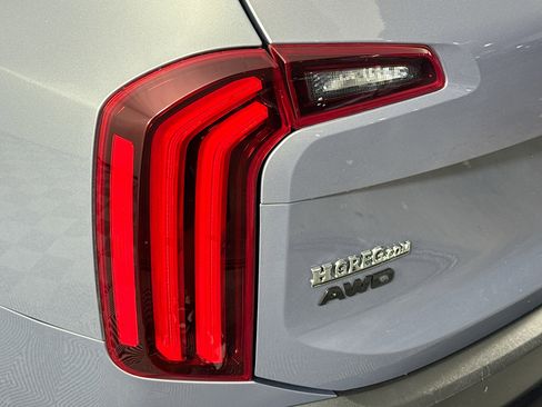 Used 2022 Kia Telluride SX w/ SX Prestige Package AWD/4WD image 35