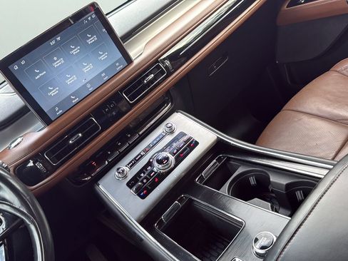 Used 2020 Lincoln Aviator Reserve RWD image 18