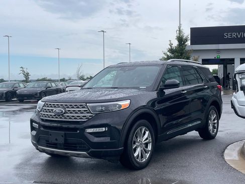 Used 2024 Ford Explorer Limited AWD/4WD image 4