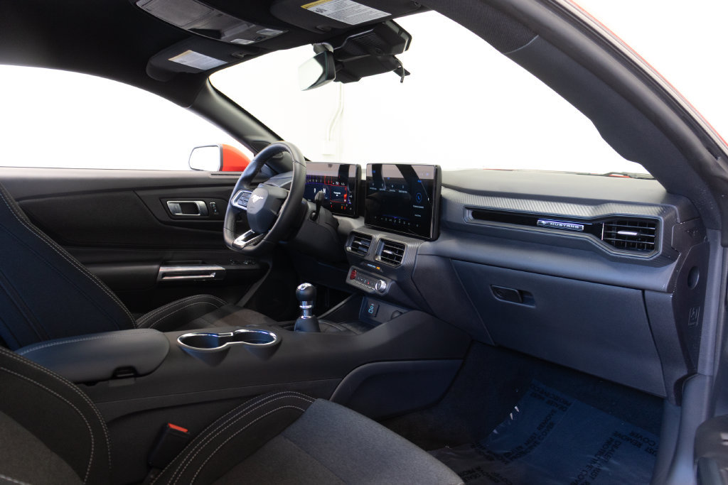 Used 2025 Ford Mustang GT RWD image 19