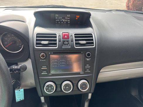 Used 2017 Subaru Forester 2.5i AWD/4WD image 24