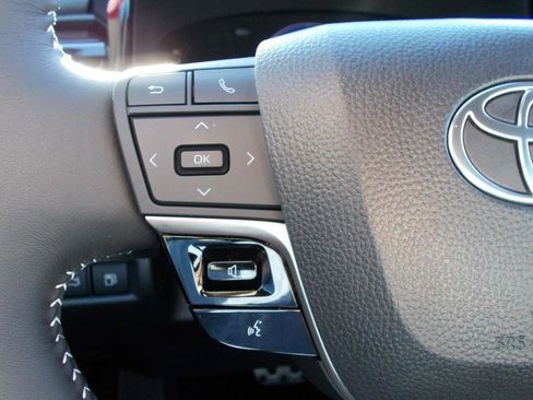 Used 2026 Toyota Camry SE image 19