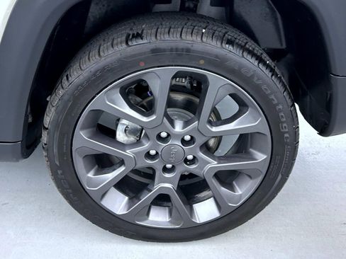 Used 2021 Jeep Compass Latitude AWD/4WD image 25
