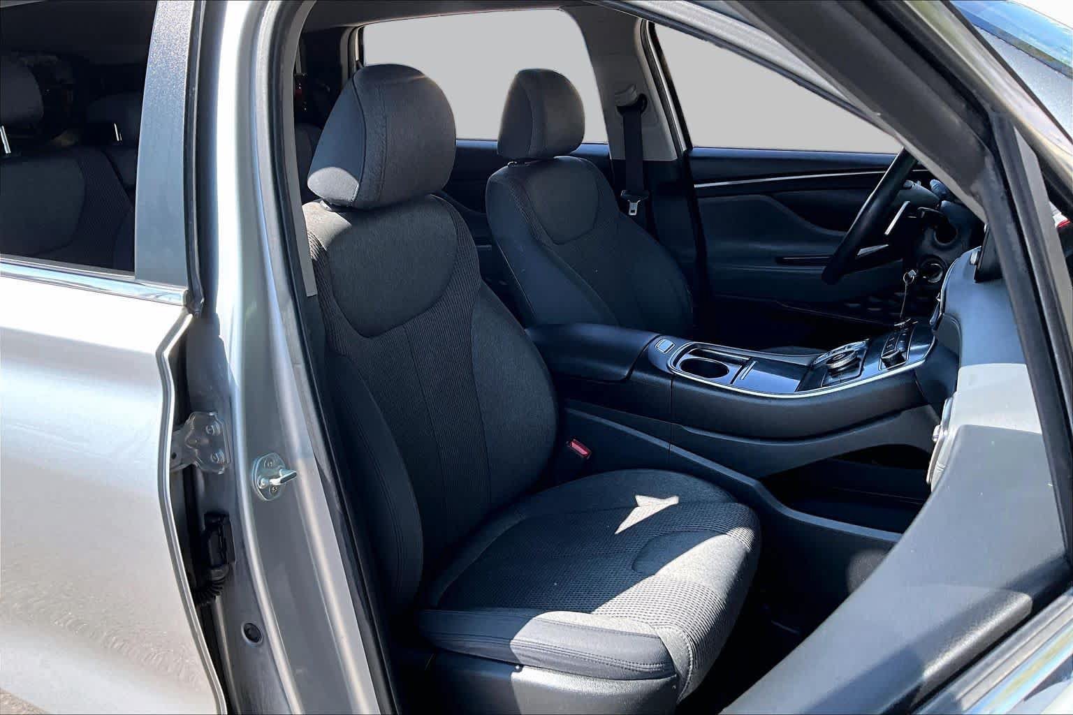 Used 2021 Hyundai Santa Fe SE FWD image 9