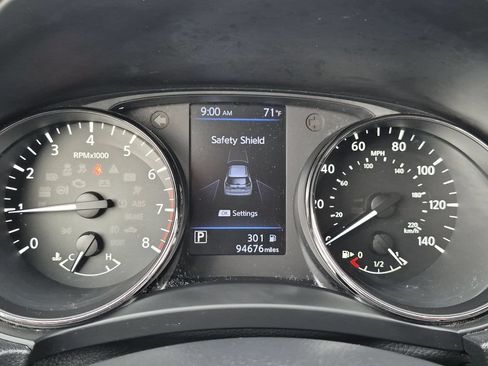 Used 2018 Nissan Rogue SV AWD/4WD image 13