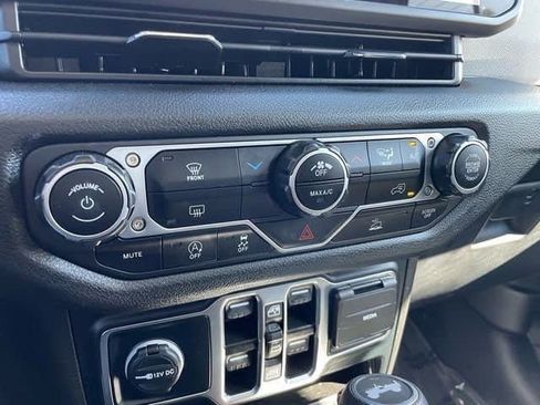 Used 2024 Jeep Wrangler Sport S image 20