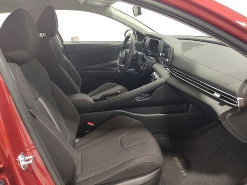 Used 2025 Hyundai Elantra SE FWD image 21