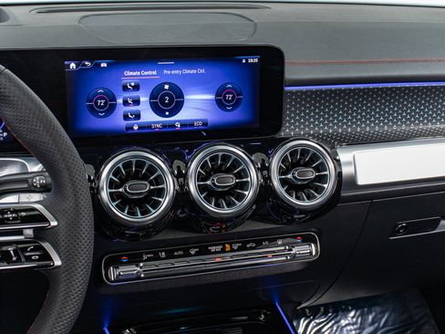 New 2024 Mercedes-Benz EQB 300 4MATIC image 24