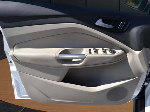 Used 2016 Ford C-MAX SE w/ Equipment Group 202A image 28