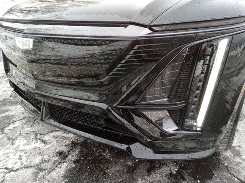 New 2026 Cadillac Lyriq V image 7