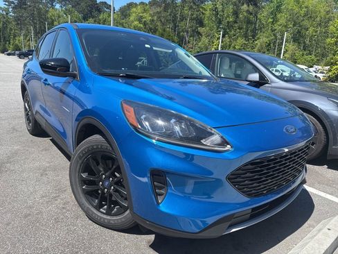 Used 2020 Ford Escape SE Sport image 1