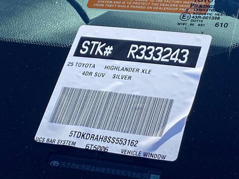 Certified 2025 Toyota Highlander XLE image 37