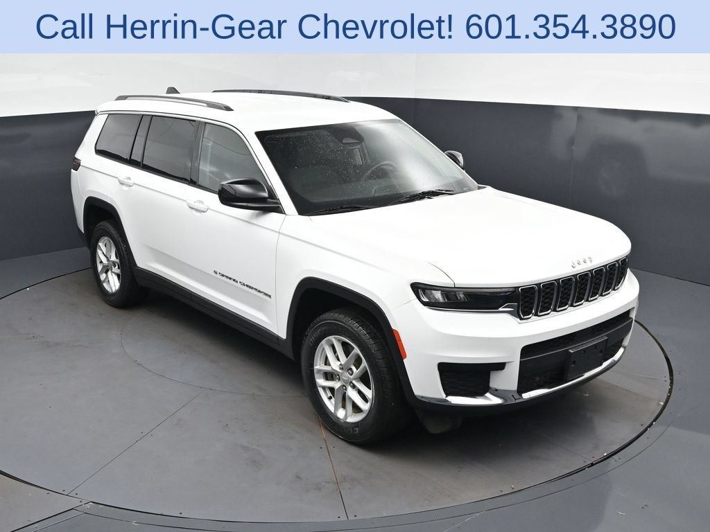 Used 2023 Jeep Grand Cherokee L Laredo RWD image 1