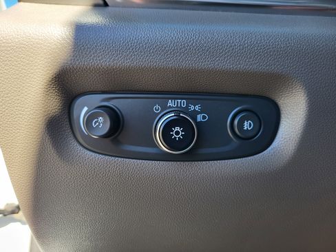 Used 2020 Chevrolet Traverse LT w/ Driver Confidence II Package image 32