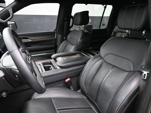 Used 2024 Jeep Grand Wagoneer Series I w/ Convenience Group III AWD/4WD image 7