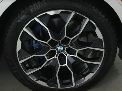 Certified 2024 BMW X7 xDrive40i w/ M Sport Package image 10