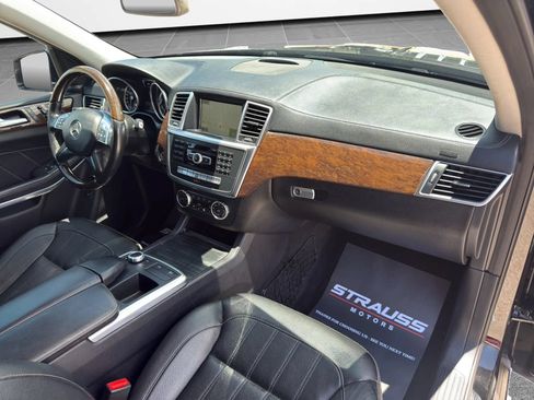 Used 2014 Mercedes-Benz GL 450 4MATIC w/ Lighting Package image 19