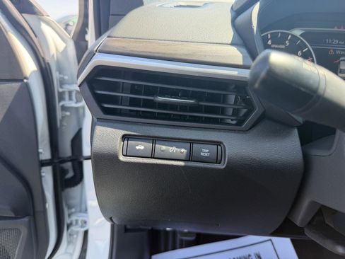Used 2025 Nissan Altima 2.5 SV FWD image 19