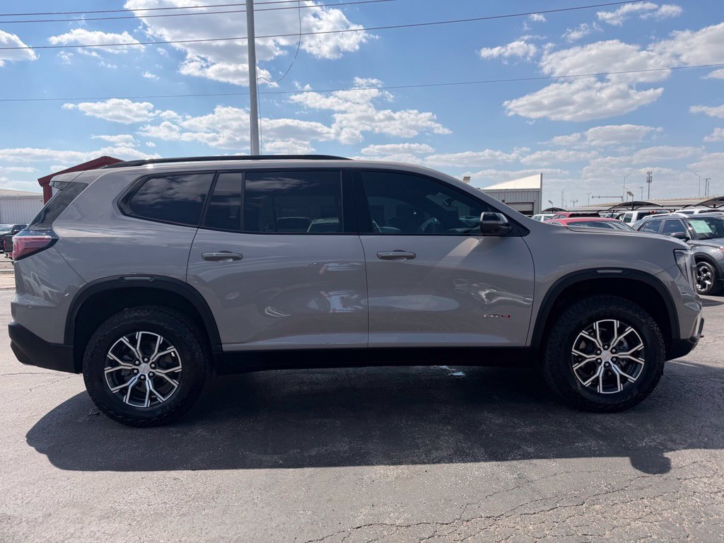Used 2026 GMC Acadia AT4 w/ Luxury Package AWD/4WD image 4