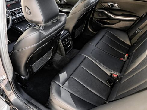 Used 2022 BMW 330i Sedan w/ Driving Assistance Package image 33