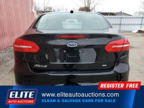 Used 2018 Ford Focus SE w/ SE Winter Package image 12