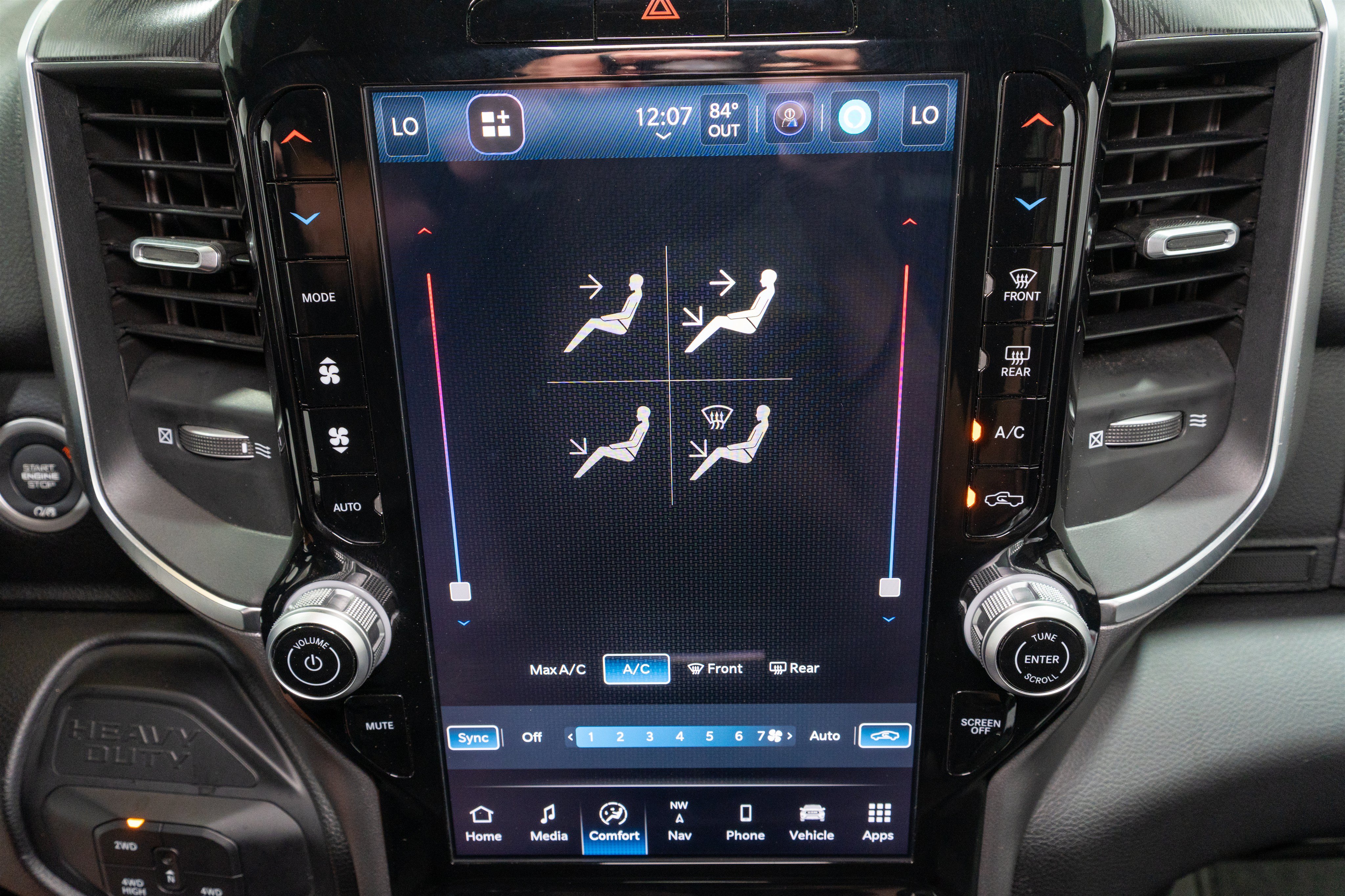 Used 2025 RAM 2500 Big Horn AWD/4WD image 18