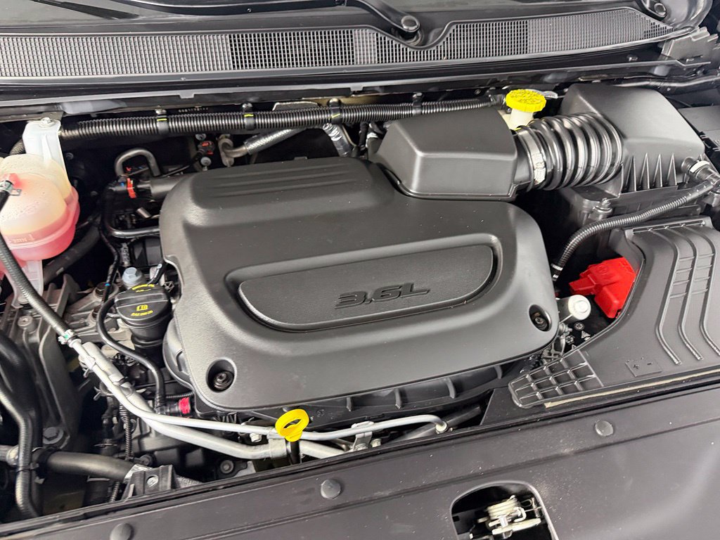 Certified 2026 Chrysler Pacifica Select FWD image 24