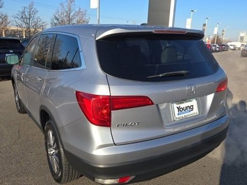 Used 2017 Honda Pilot EX-L image 3