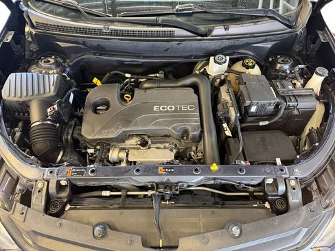 Used 2018 Chevrolet Equinox LS AWD/4WD image 12