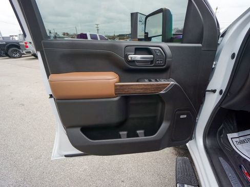 Used 2020 Chevrolet Silverado 2500 High Country w/ Z71 Off-Road Package image 17