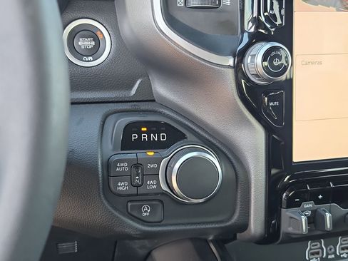 Used 2025 RAM 1500 Big Horn AWD/4WD image 26
