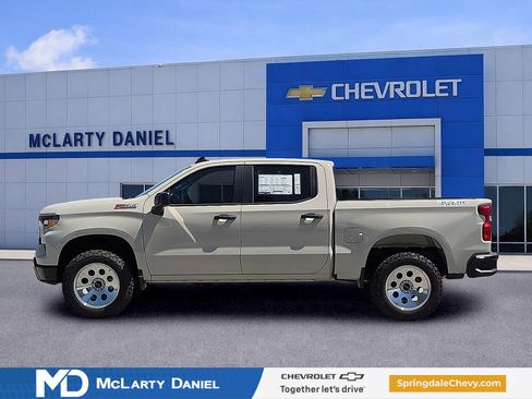 New 2026 Chevrolet Silverado 1500 Custom Trail Boss AWD/4WD image 3