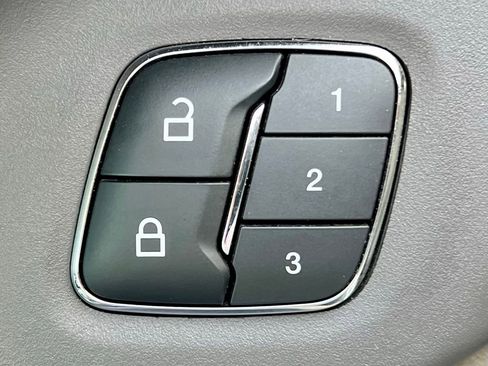 Used 2021 Ford Expedition Limited image 26