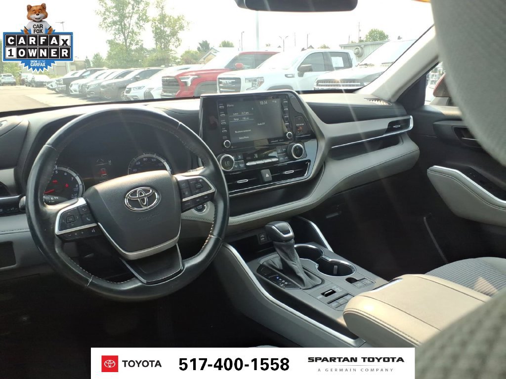 Used 2022 Toyota Highlander LE AWD/4WD image 13