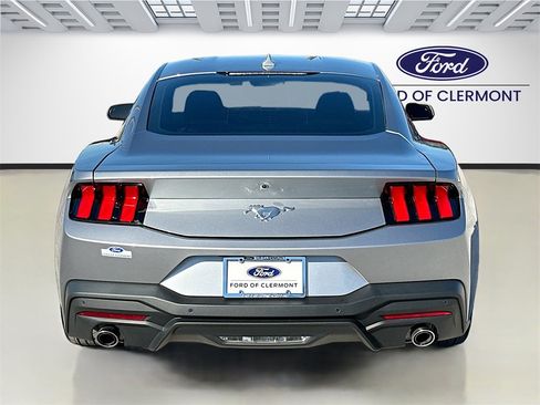 Used 2024 Ford Mustang EcoBoost image 7