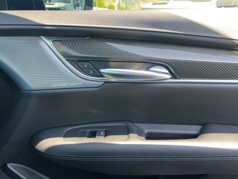 Used 2023 Cadillac XT5 Sportv w/ Technology Package AWD/4WD image 17