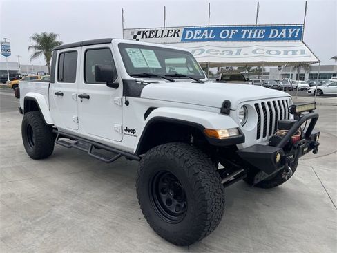 Used 2021 Jeep Gladiator Sport image 2