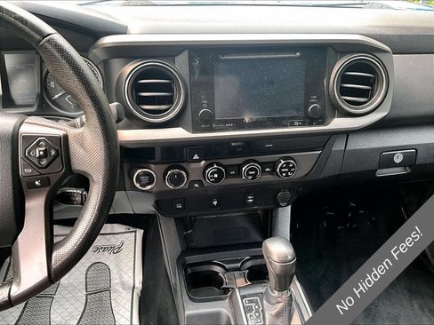 Used 2016 Toyota Tacoma TRD Sport w/ Towing Package AWD/4WD image 6