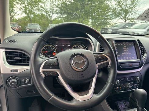 Used 2014 Jeep Cherokee Limited FWD image 11