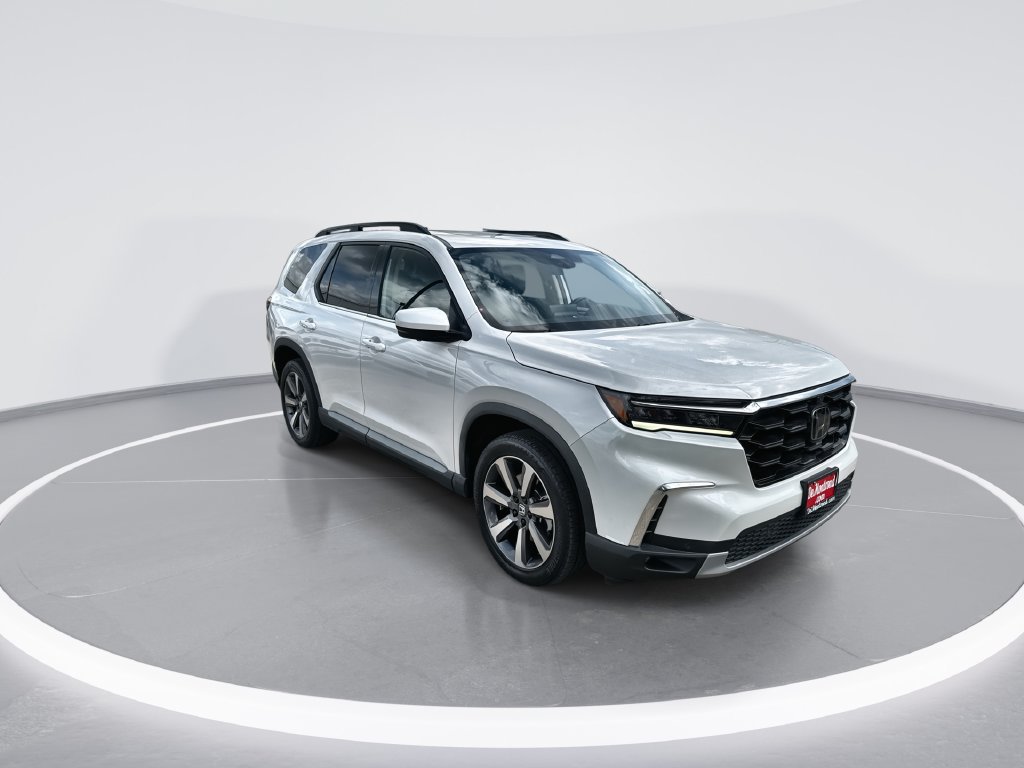 Used 2025 Honda Pilot Elite image 2