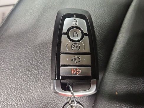 Certified 2018 Ford Edge SEL w/ Equipment Group 201A FWD image 25