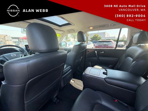 Used 2024 Nissan Armada SL w/ Captain's Chairs Package AWD/4WD image 28