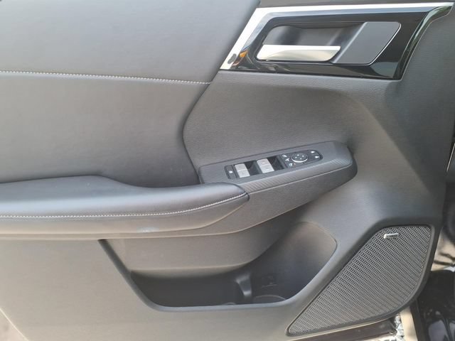Used 2025 Mitsubishi Outlander SE AWD/4WD image 16