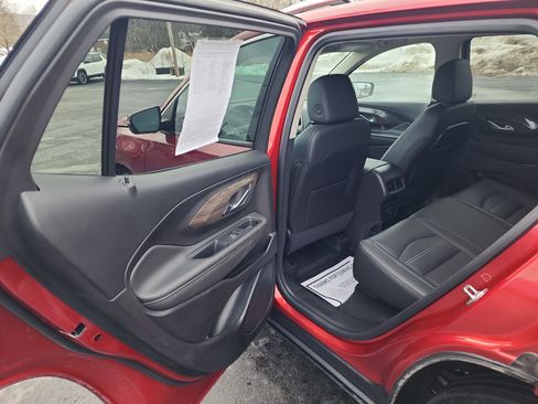 Certified 2024 GMC Terrain Denali w/ Denali Premium Package image 27